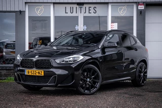 BMW X2 XDrive20i 178pk M-Sport I Blackpack I Trekhaak I 20'' I HuD I Camera I Sportstoelen