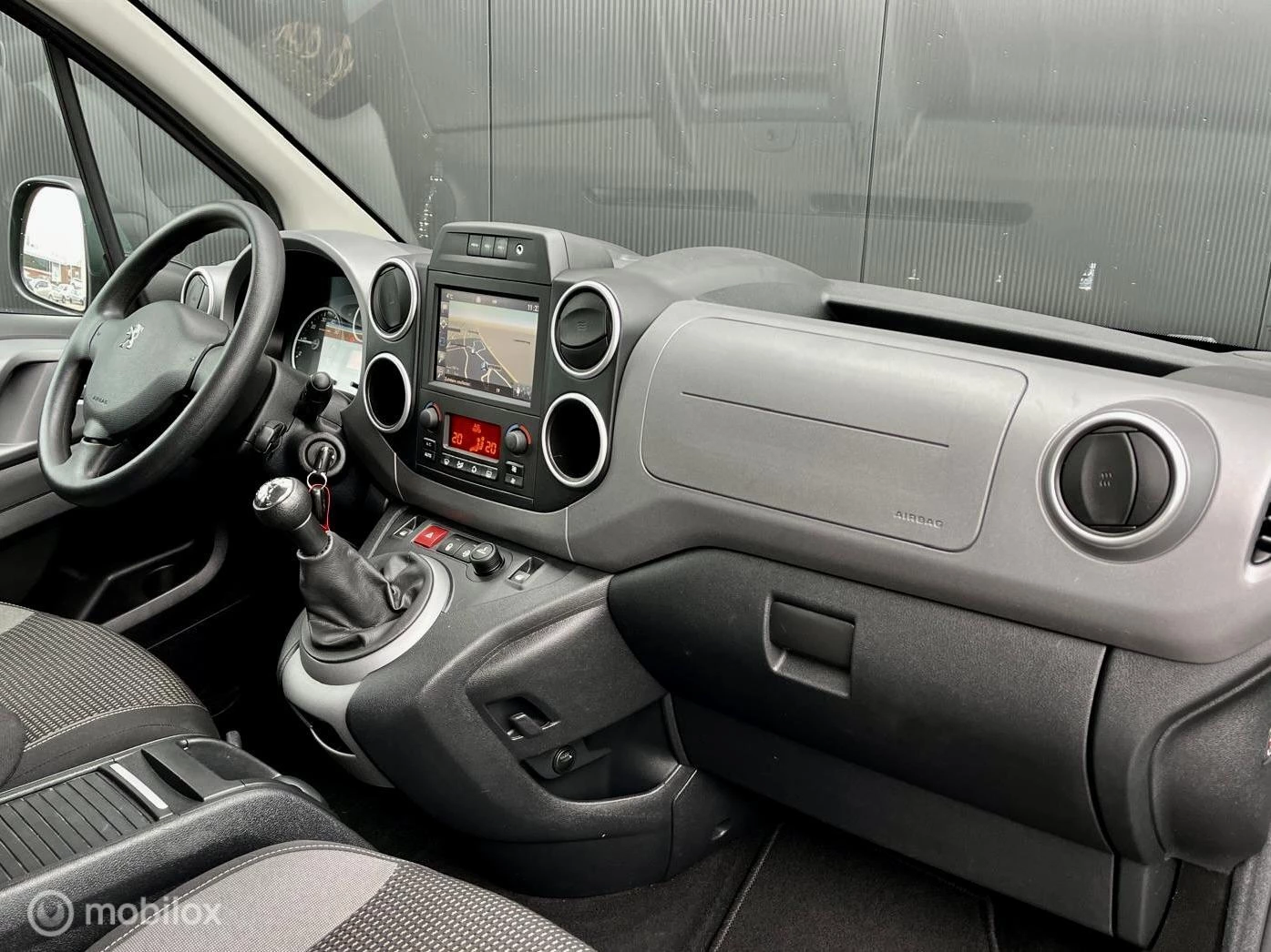 Hoofdafbeelding Peugeot Partner