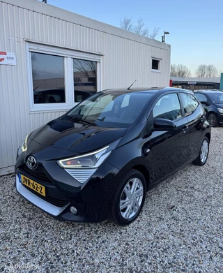 Toyota Aygo 1.0 VVT-i x-play Camera Carplay Cruise