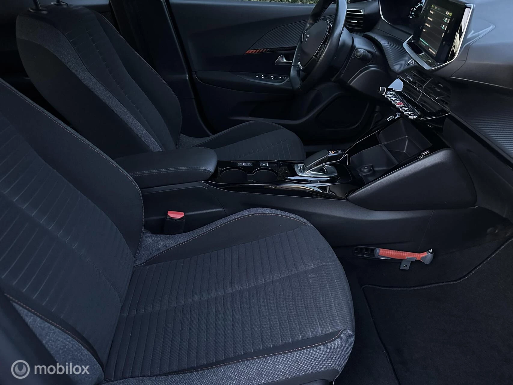 Hoofdafbeelding Peugeot e-2008