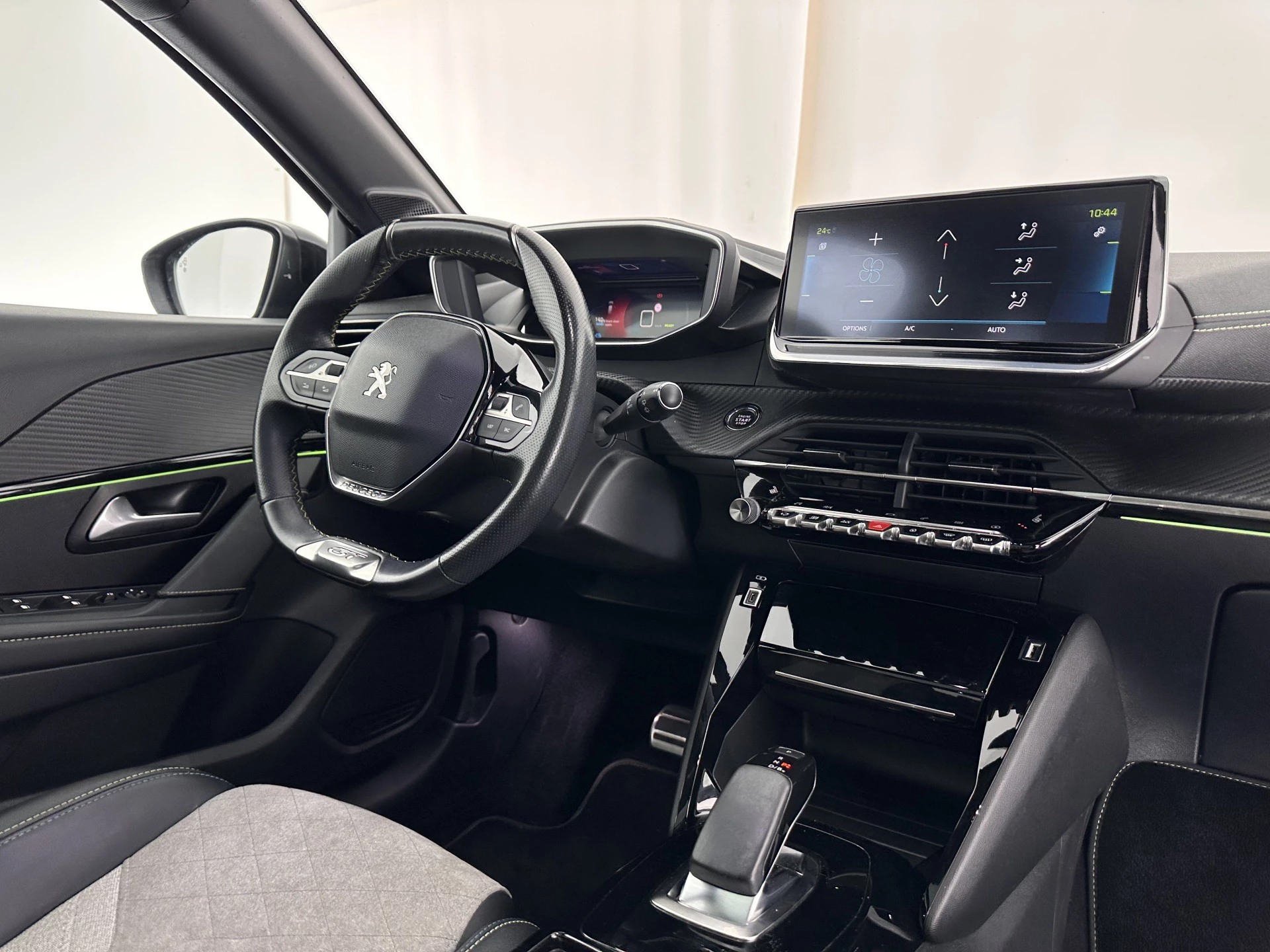 Hoofdafbeelding Peugeot e-208