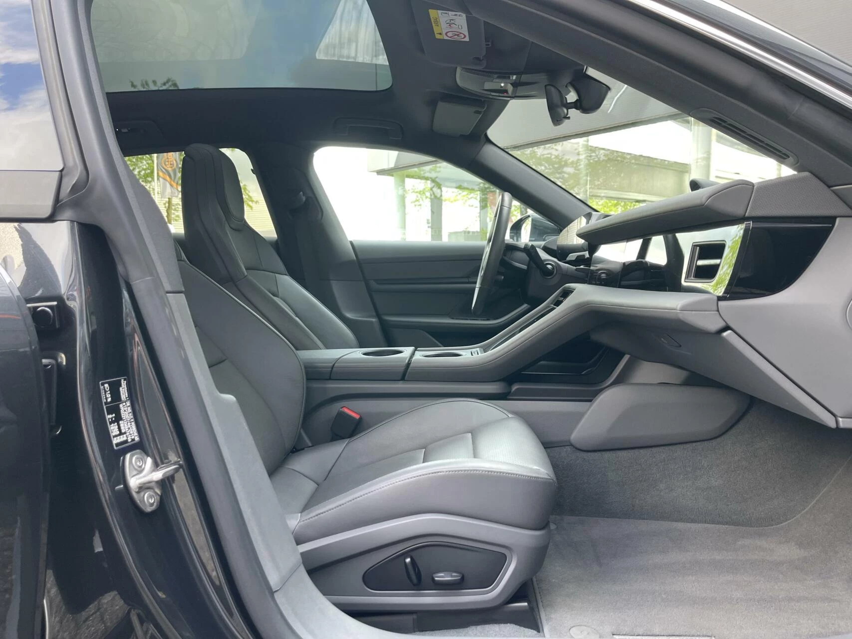 Hoofdafbeelding Porsche Taycan