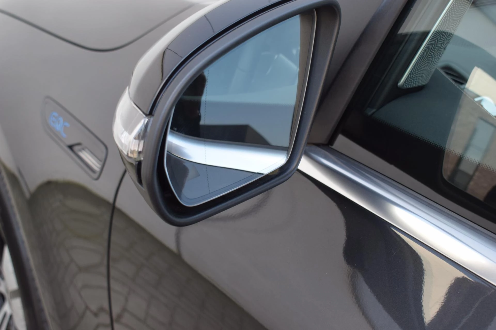 Hoofdafbeelding Mercedes-Benz EQC