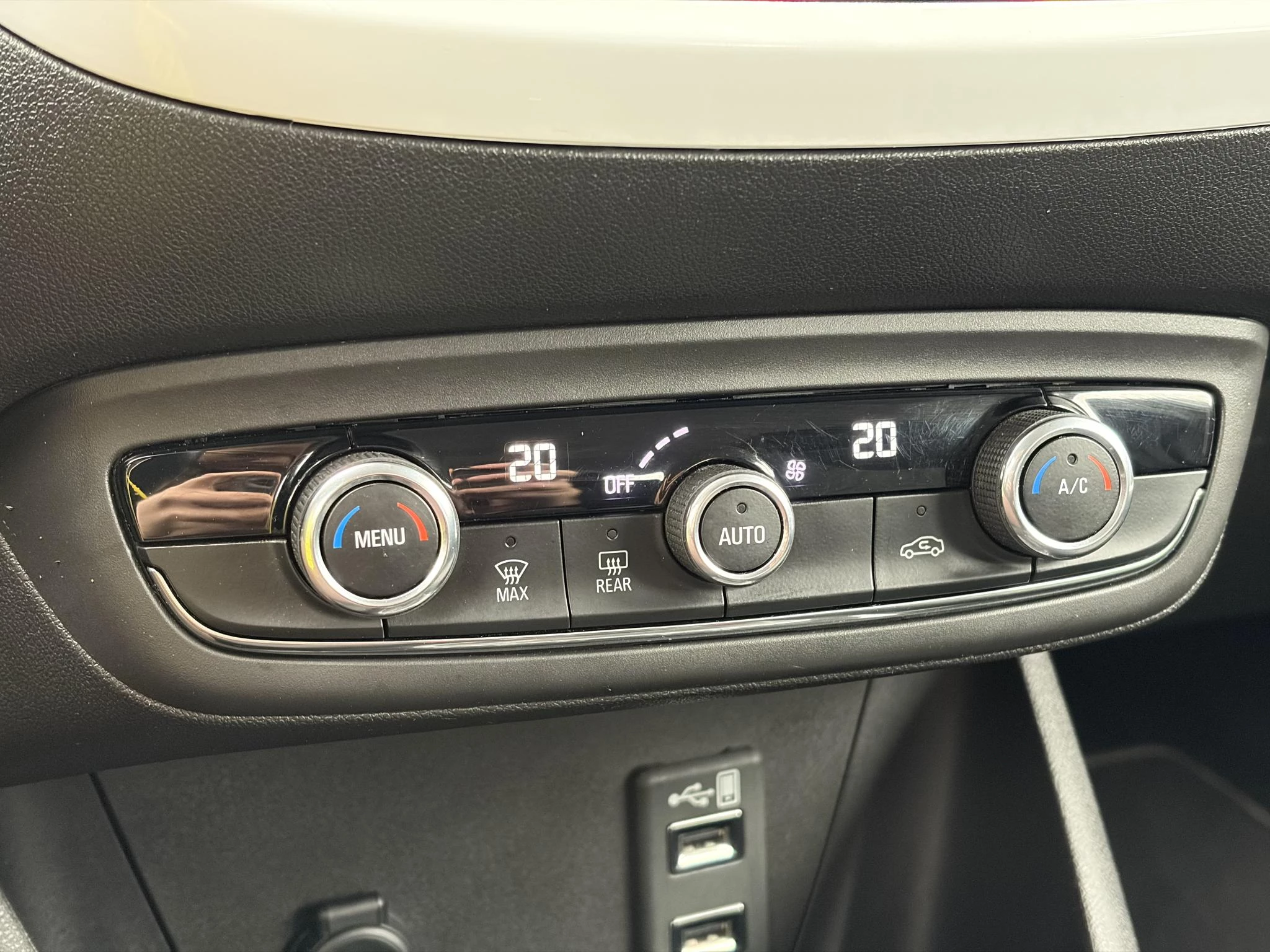 Hoofdafbeelding Opel Crossland X