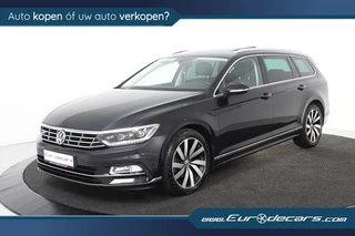 Hoofdafbeelding Volkswagen Passat Volkswagen Passat Variant 1.5 TSI R-Line *Panoramadak*Full option*