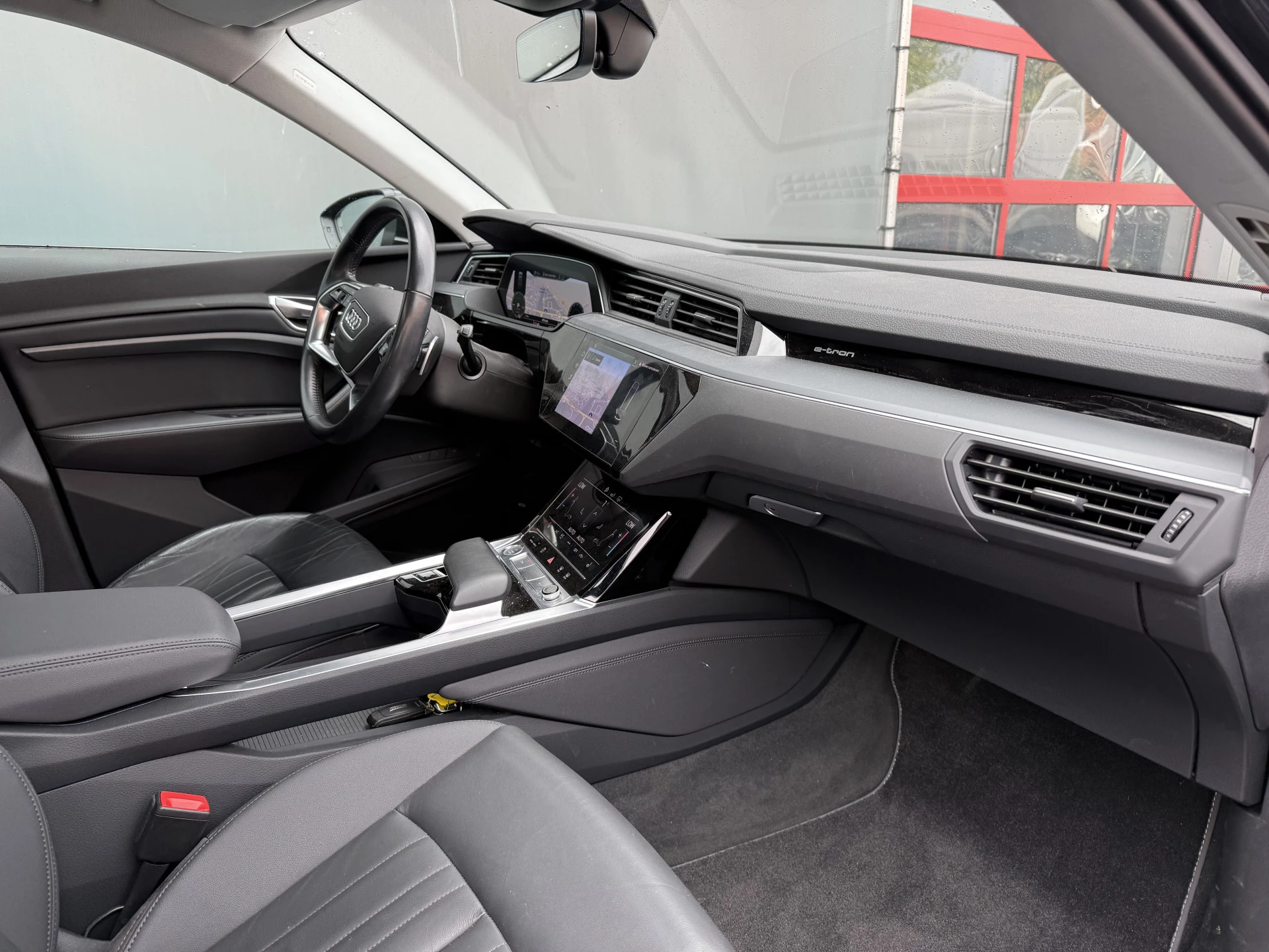 Hoofdafbeelding Audi e-tron