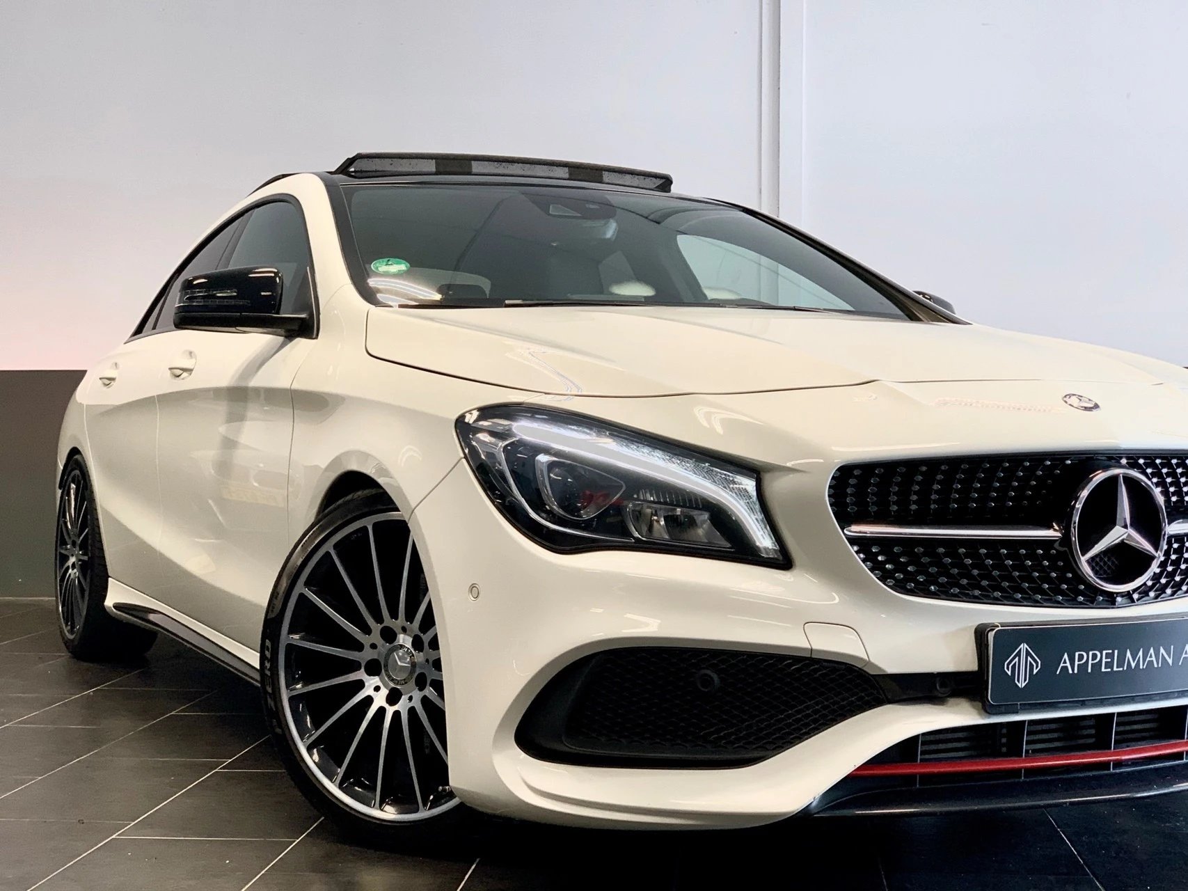 Hoofdafbeelding Mercedes-Benz CLA