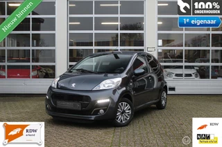 Peugeot 107 1.0-12V 5-Deurs Sportium Facelift Airconditioning Ledverlichting Centrale Deurvergr. Elek.Ramen Stuurbekr. Bluetooth Carkit Tel.&Media Int. Radio/Cd/Mp3/Usb/Aux Zwart Interieur Dubbele Speakers Toerenteller 12V.-Aansl. Isofix Privacy/Zonwerend