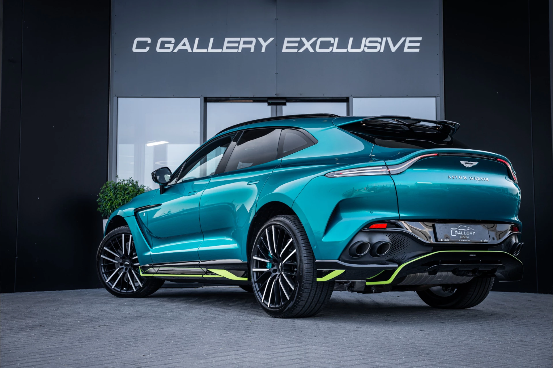 Hoofdafbeelding Aston Martin DBX