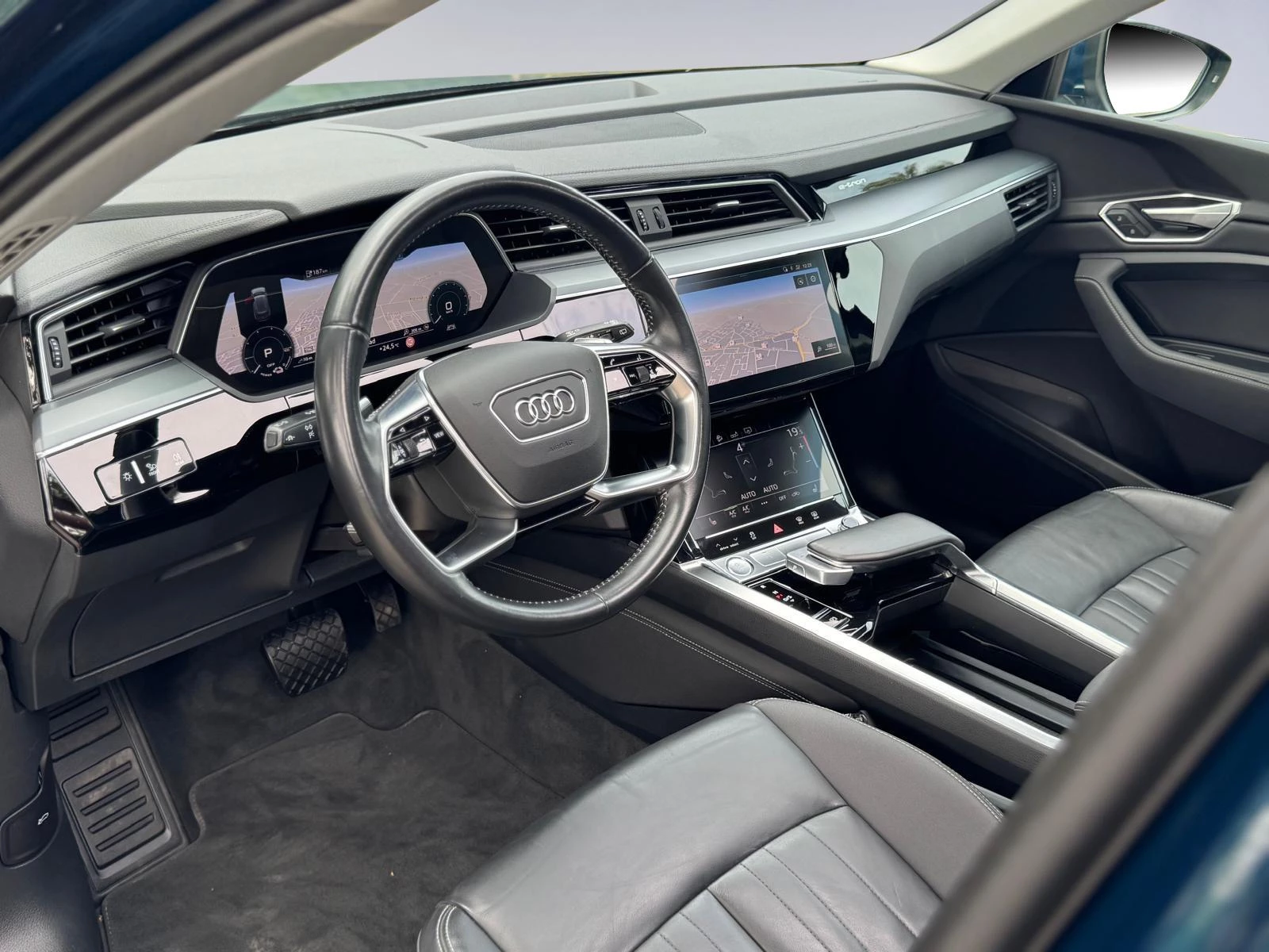 Hoofdafbeelding Audi e-tron