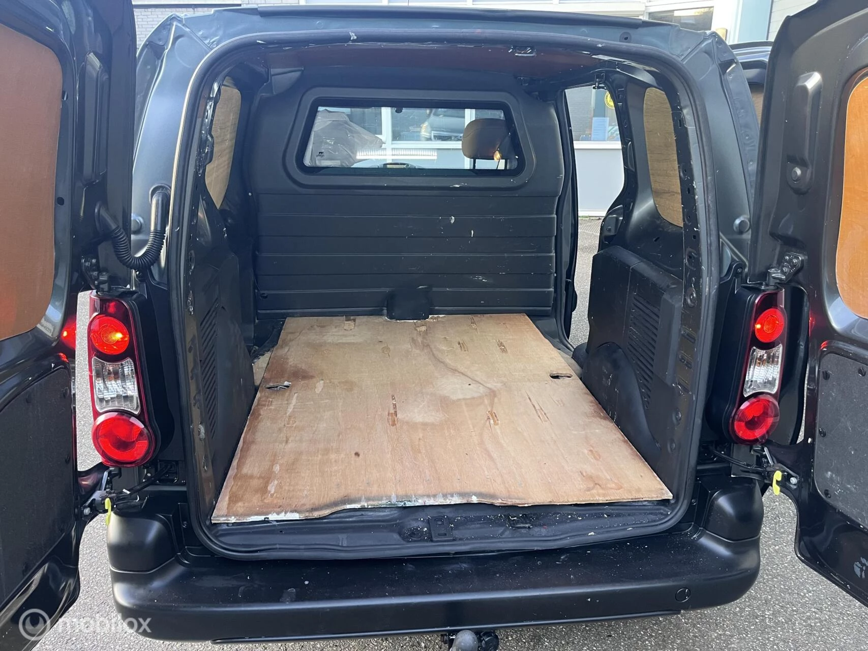 Hoofdafbeelding Peugeot Partner