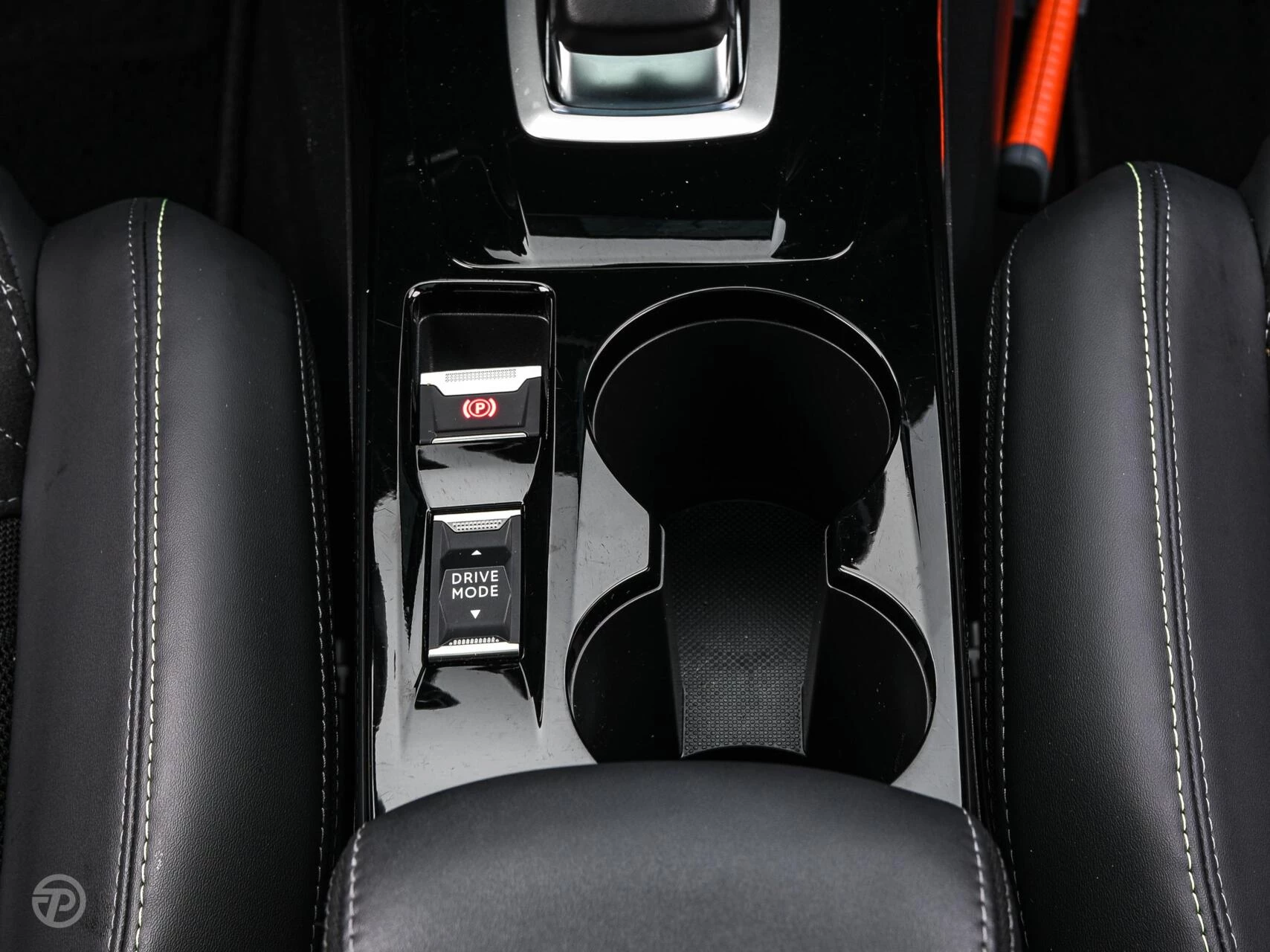 Hoofdafbeelding Peugeot e-2008