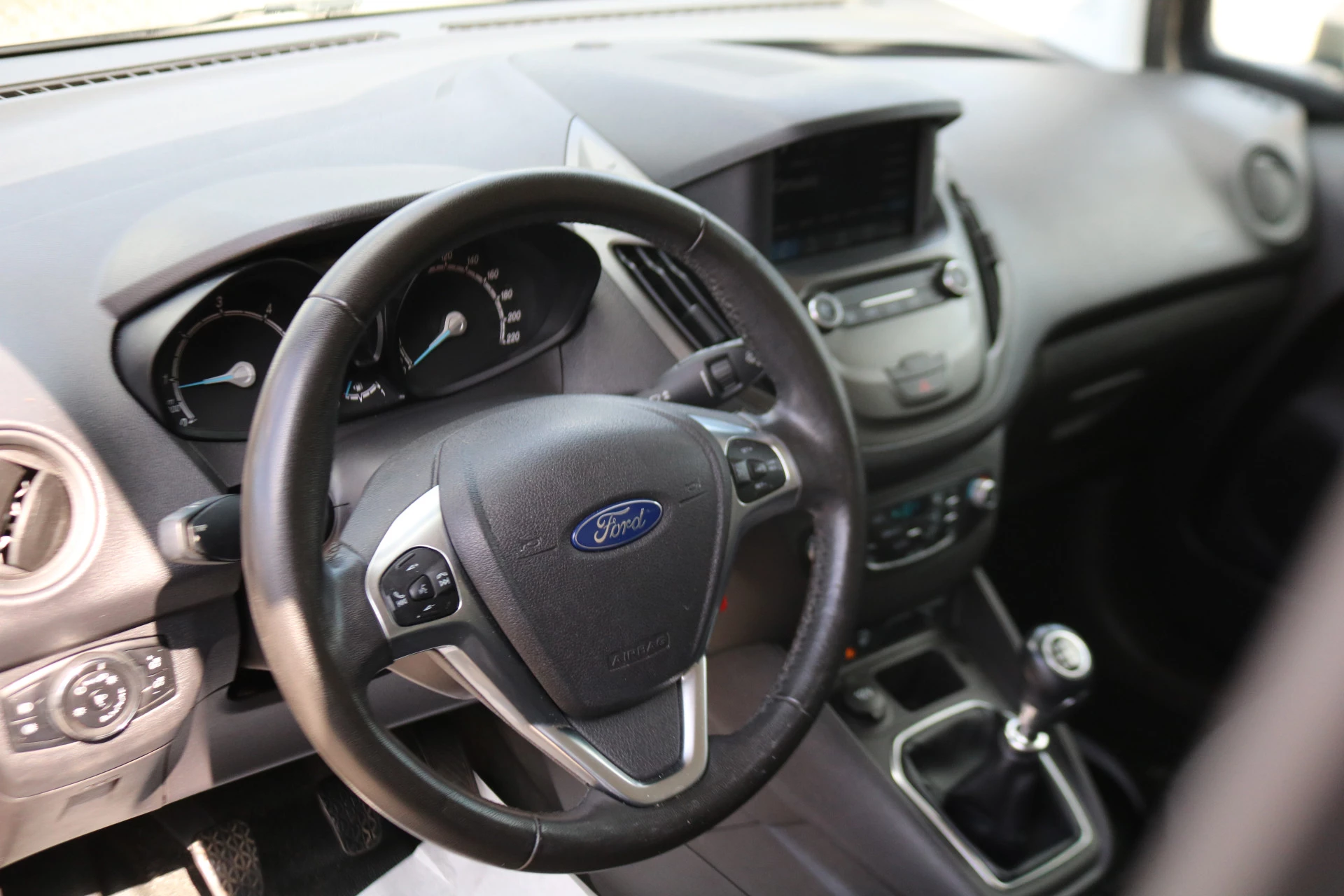 Hoofdafbeelding Ford Transit Courier