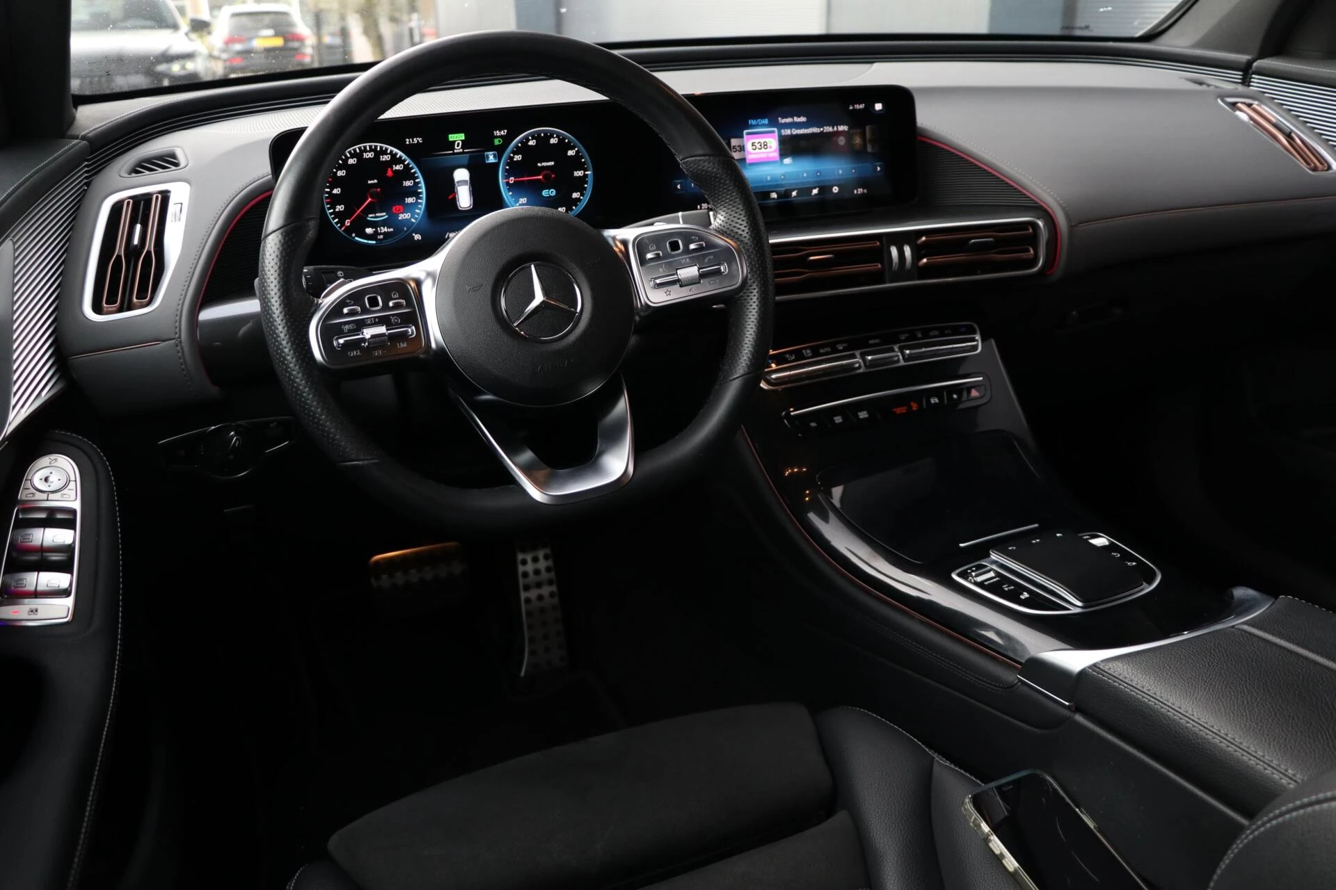 Hoofdafbeelding Mercedes-Benz EQC