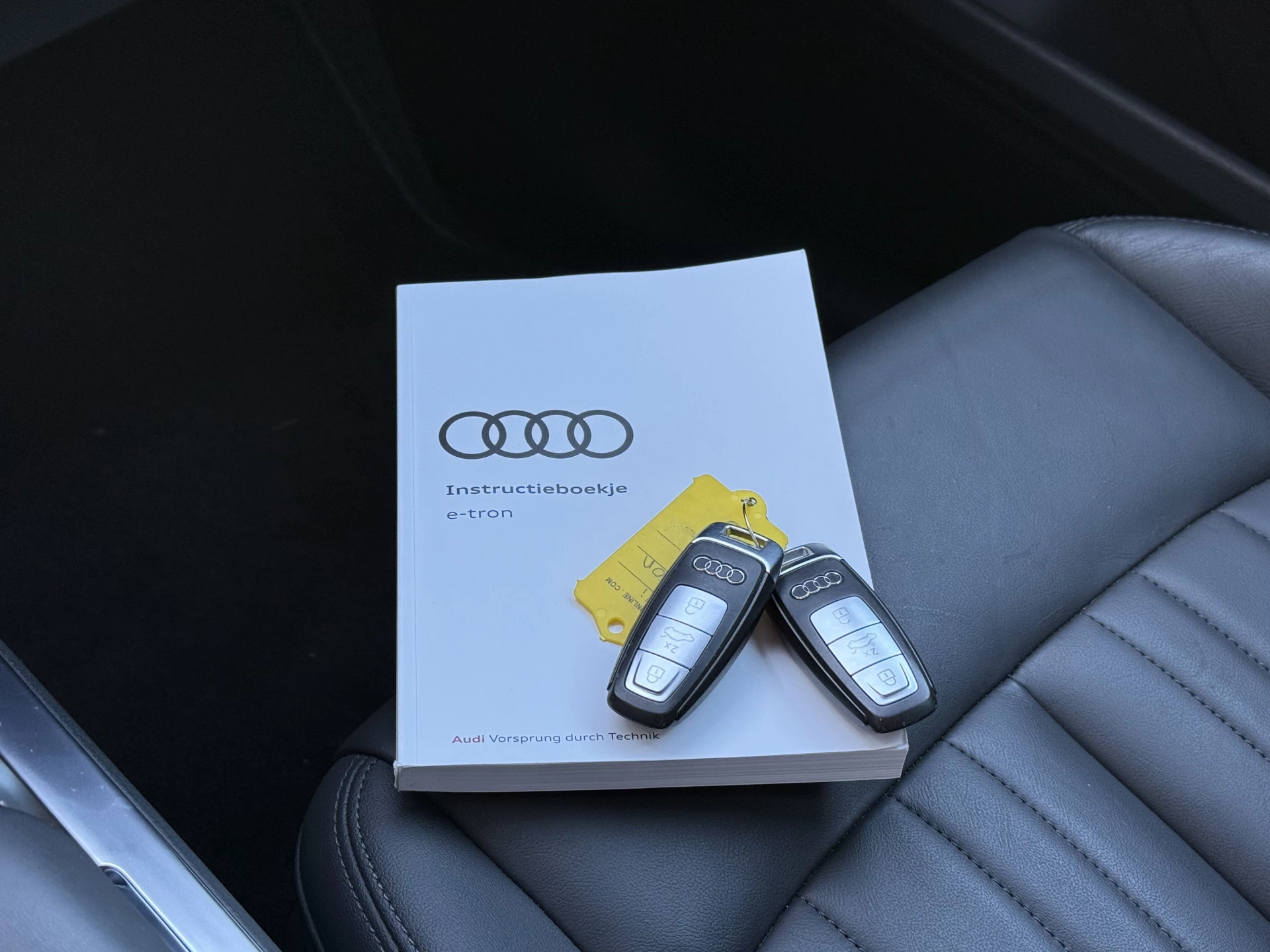 Hoofdafbeelding Audi e-tron