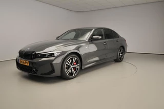 BMW 3 Serie Sedan 320i | M-Sportpakket | LED | Leder | Navigatie | Trekhaak | Sportstoelen | DAB | Hifi speakers | Alu 18 inch