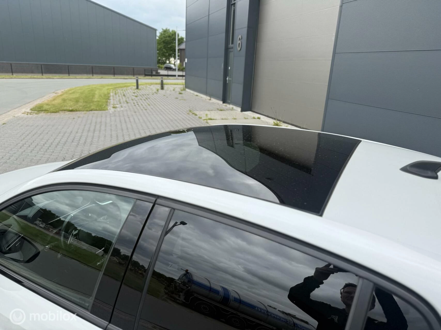 Hoofdafbeelding Peugeot e-208