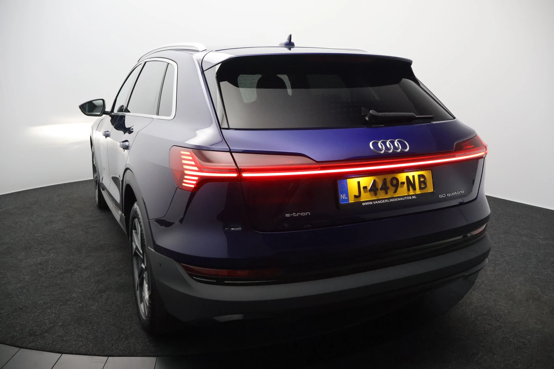 Hoofdafbeelding Audi e-tron