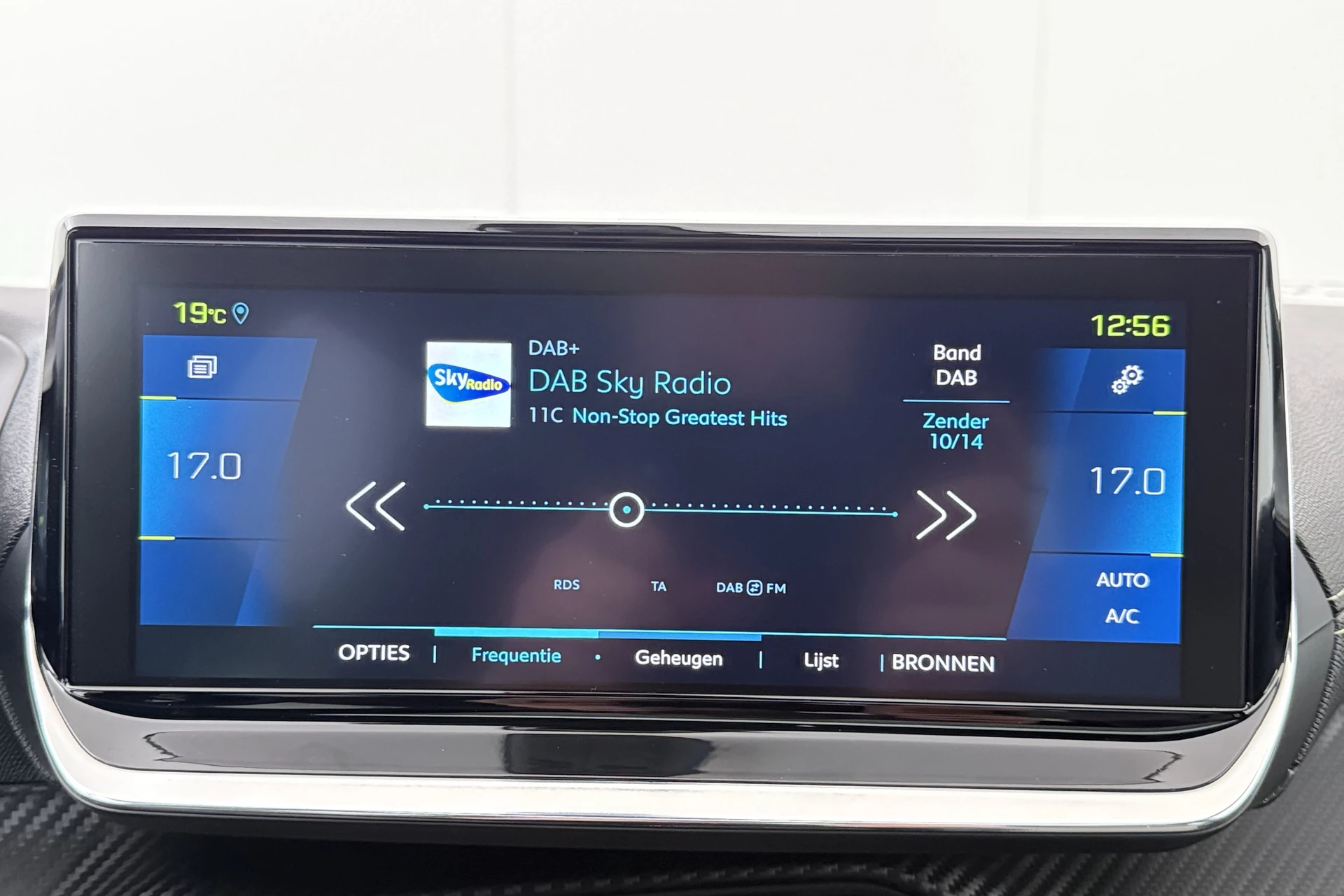 Hoofdafbeelding Peugeot e-208