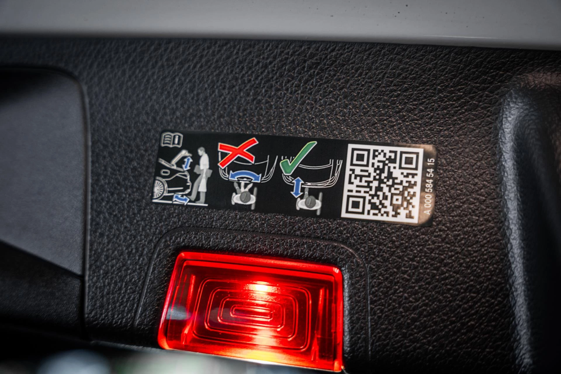 Hoofdafbeelding Mercedes-Benz EQA
