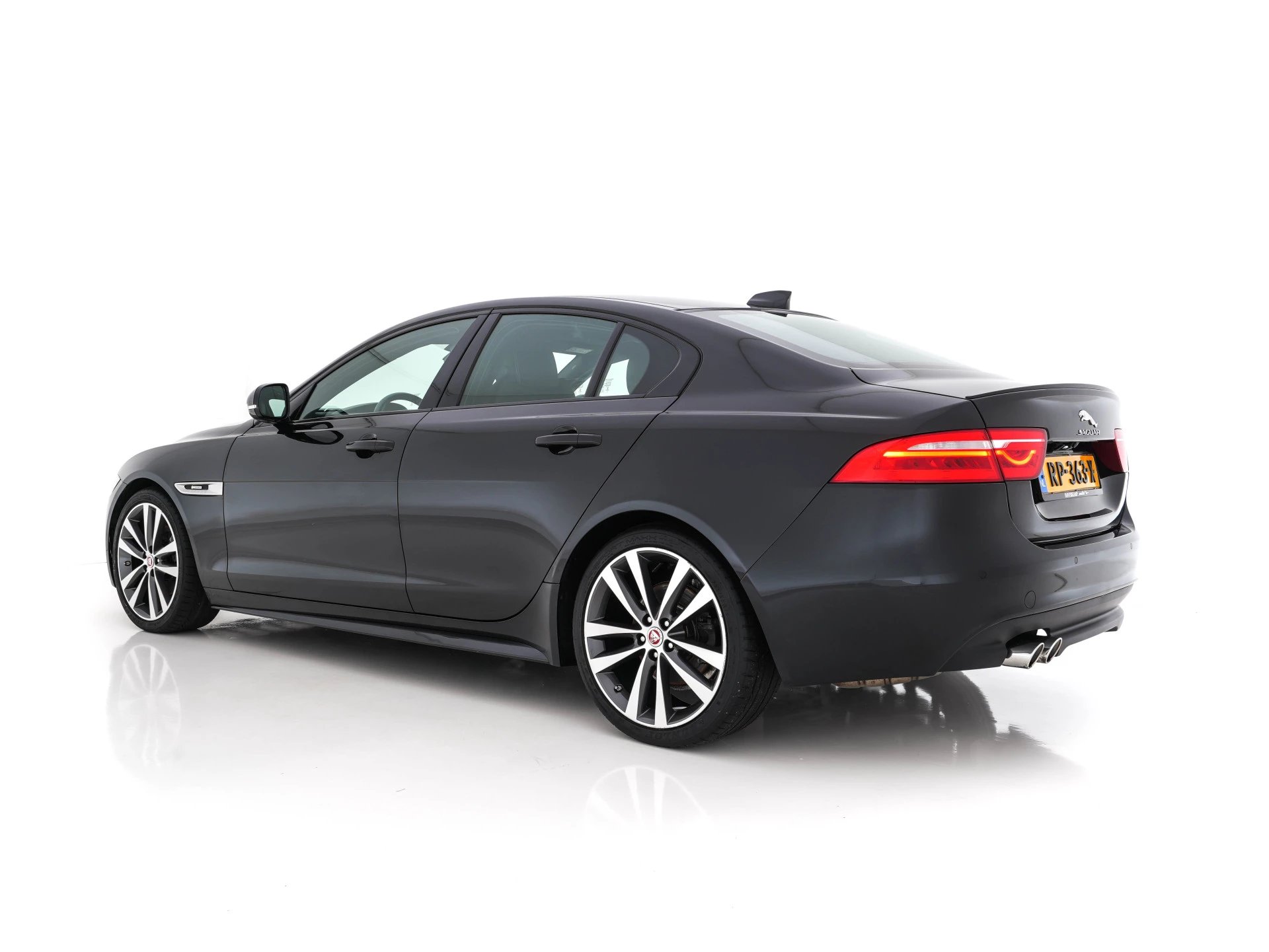 Hoofdafbeelding Jaguar XE