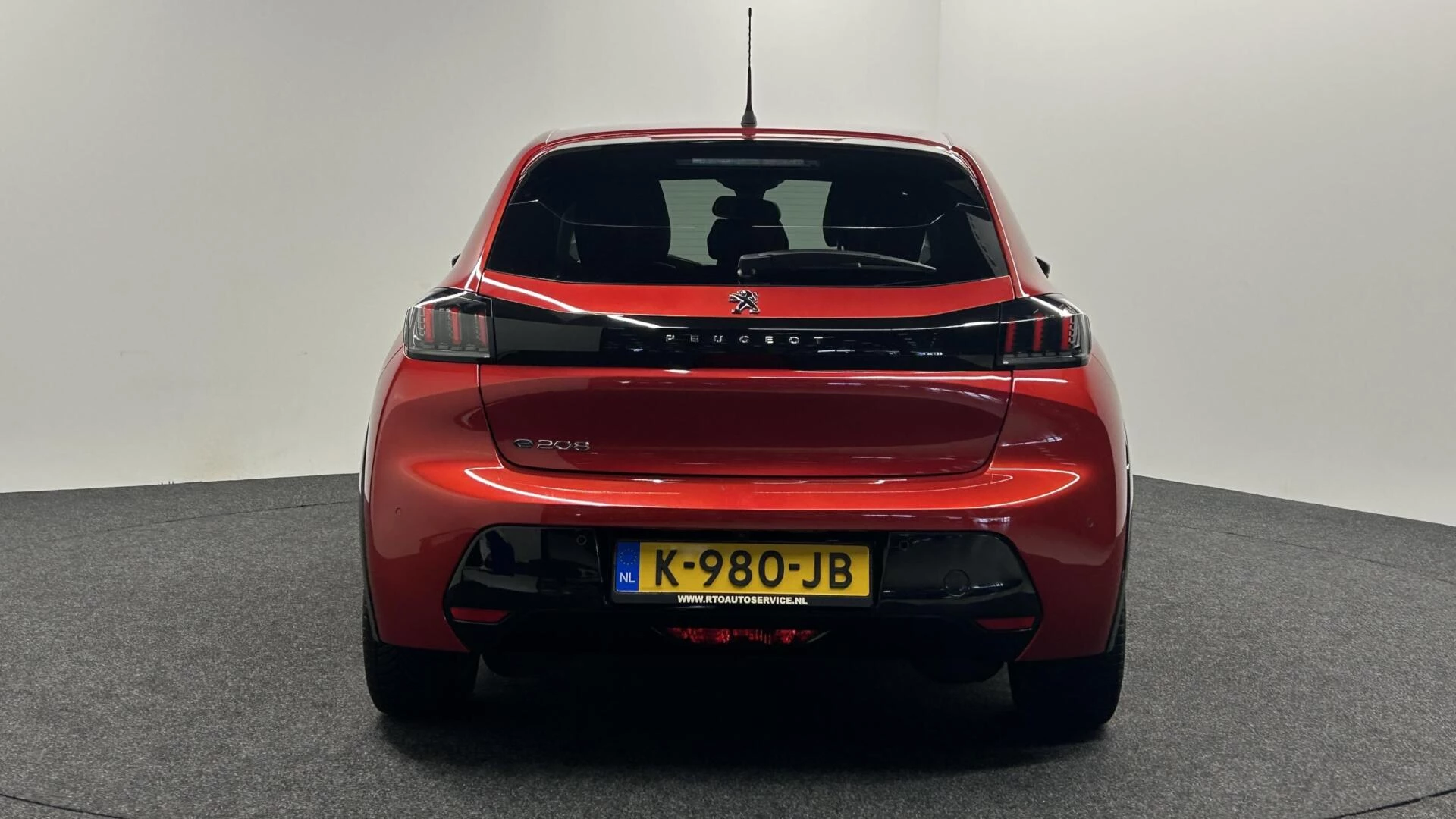 Hoofdafbeelding Peugeot e-208