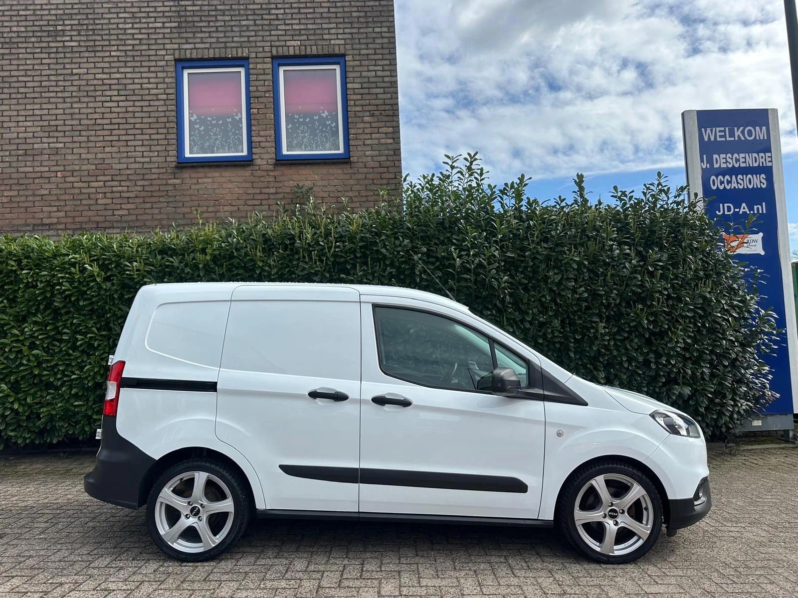 Hoofdafbeelding Ford Transit Courier
