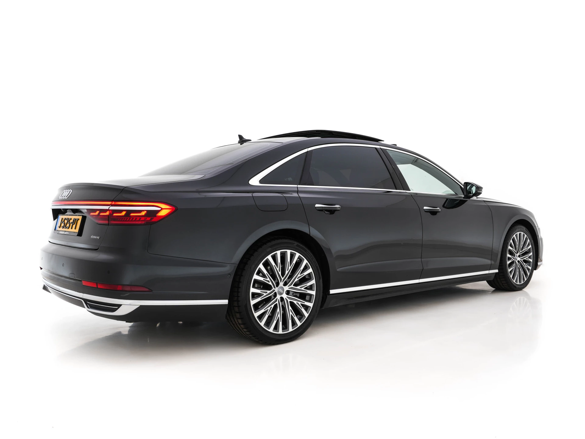 Hoofdafbeelding Audi A8