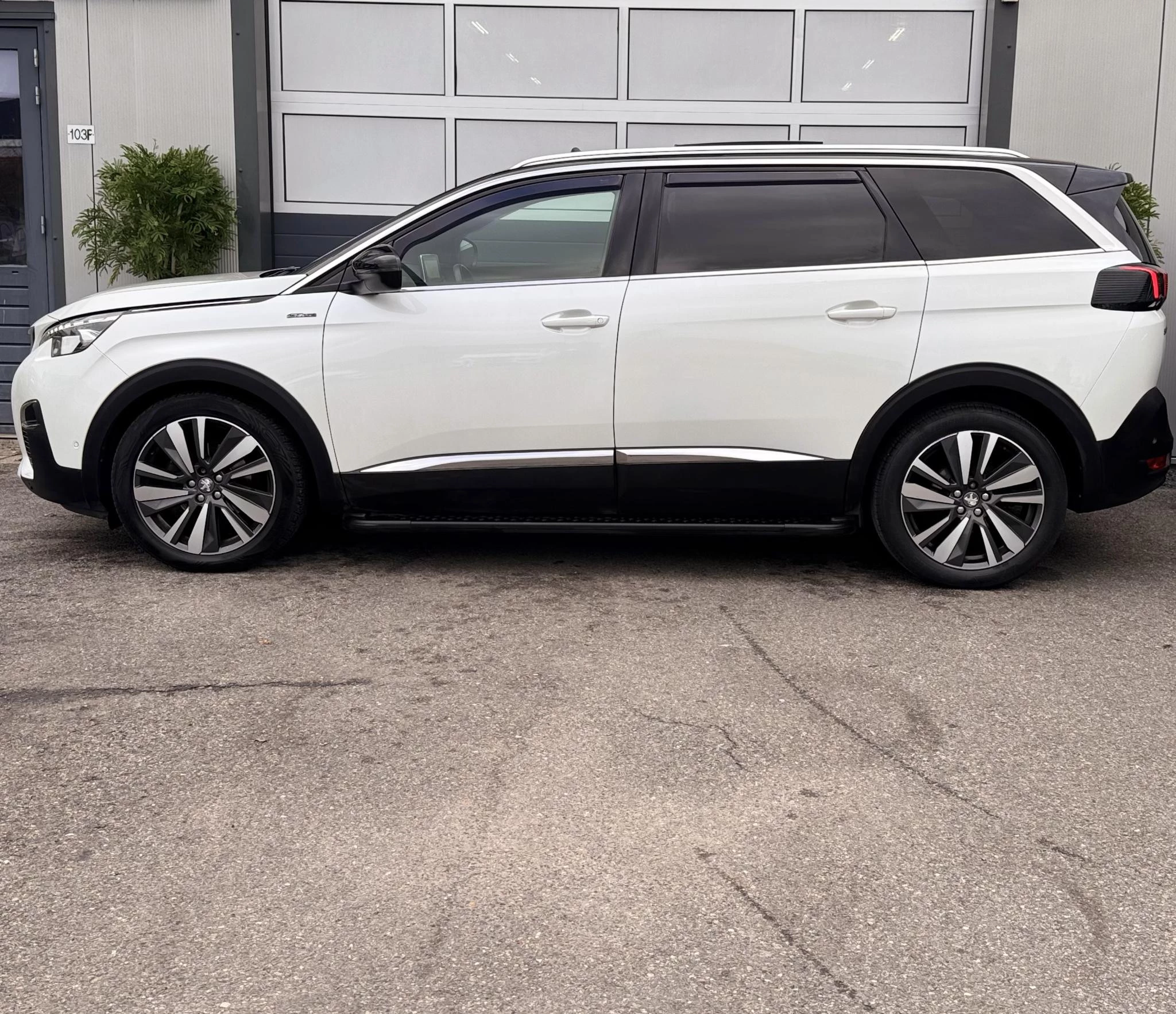 Hoofdafbeelding Peugeot 5008