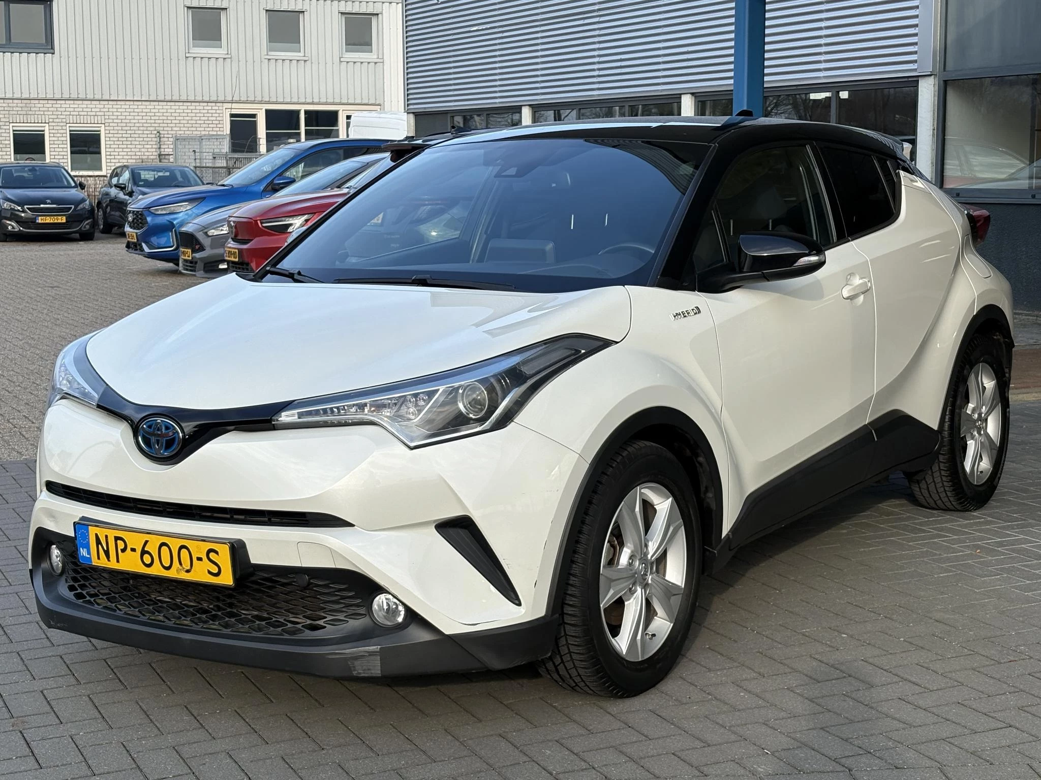 Hoofdafbeelding Toyota C-HR
