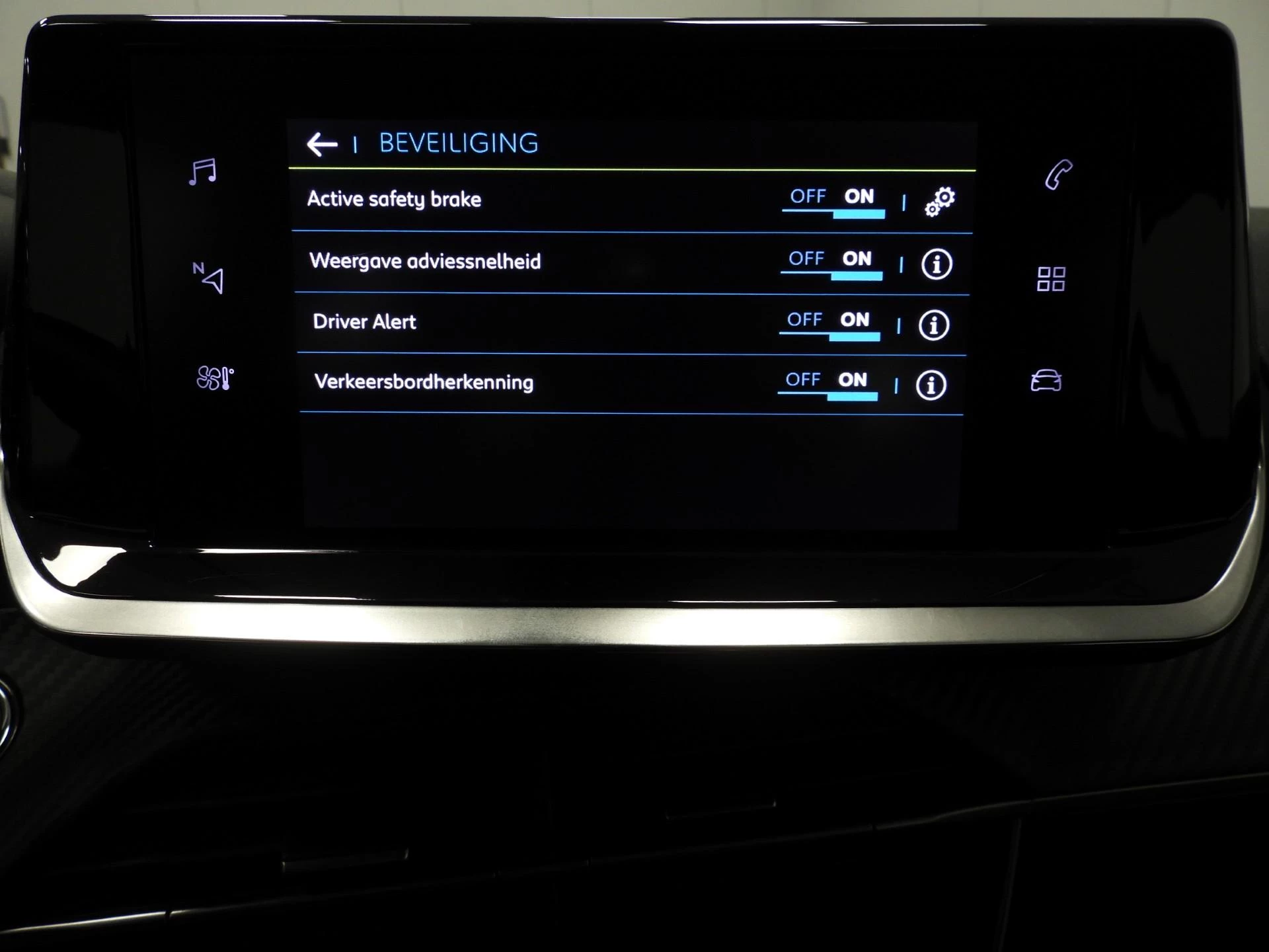 Hoofdafbeelding Peugeot e-208