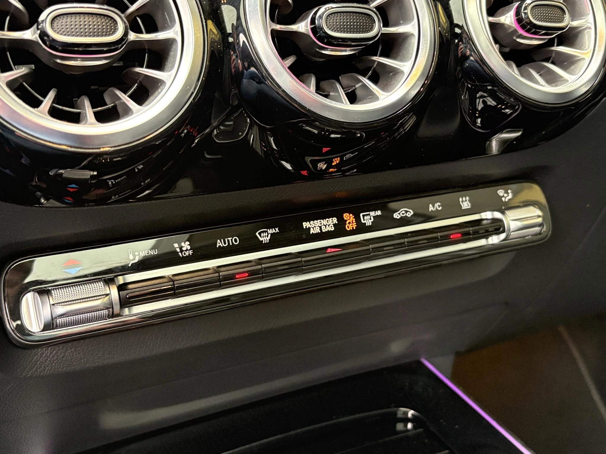 Hoofdafbeelding Mercedes-Benz EQA