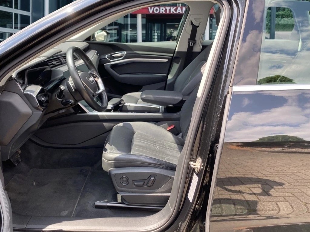 Hoofdafbeelding Audi e-tron
