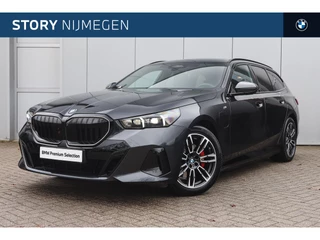 BMW 5 Serie Touring 530e M Sport Automaat / Panoramadak / Trekhaak / Stoelventilatie / M Sportonderstel / Comfort Access / Stuurverwarming / Adaptieve LED / Harman-Kardon