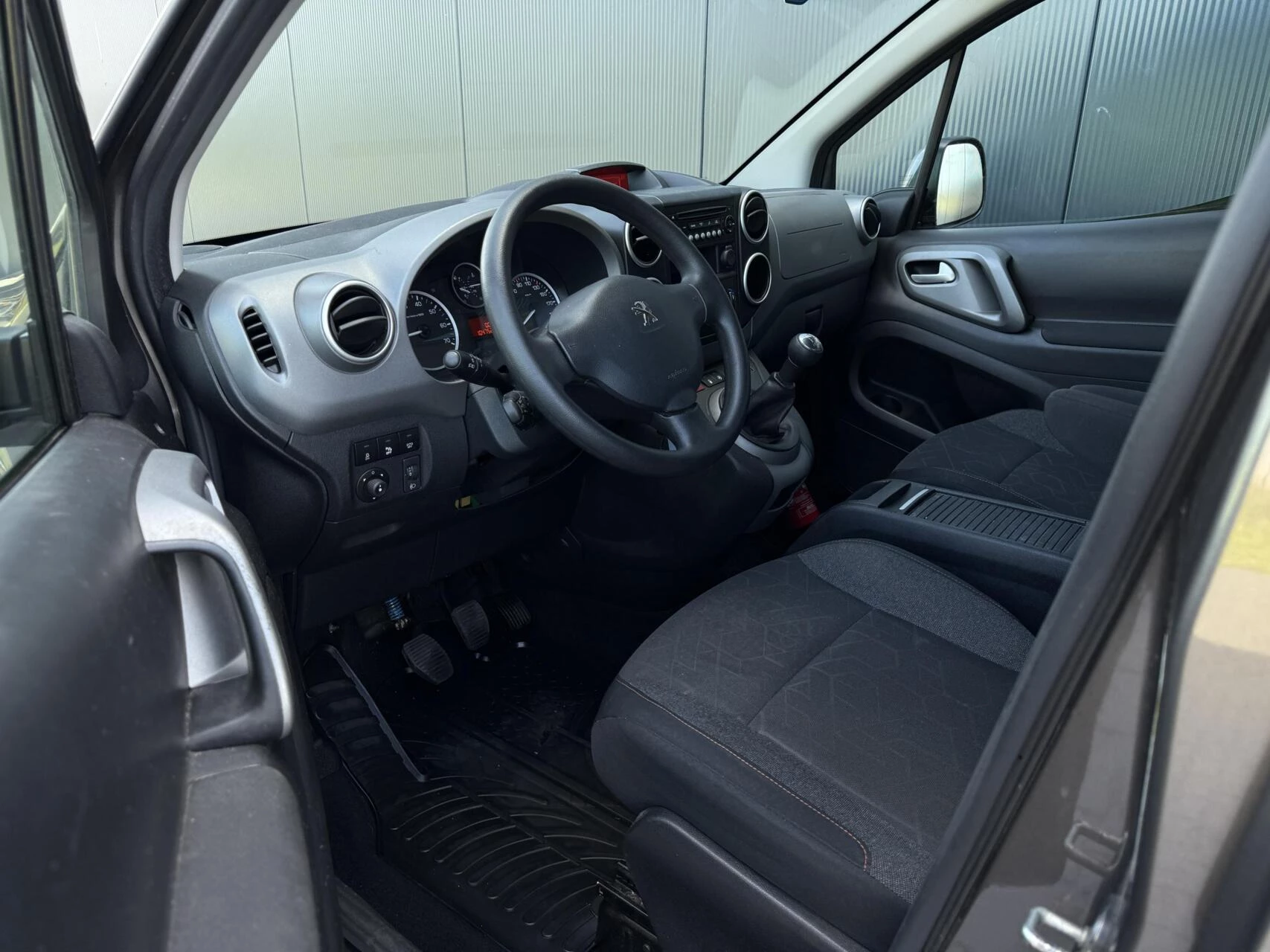 Hoofdafbeelding Peugeot Partner