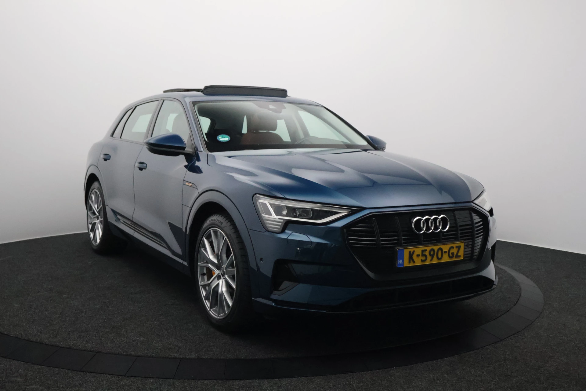 Hoofdafbeelding Audi e-tron
