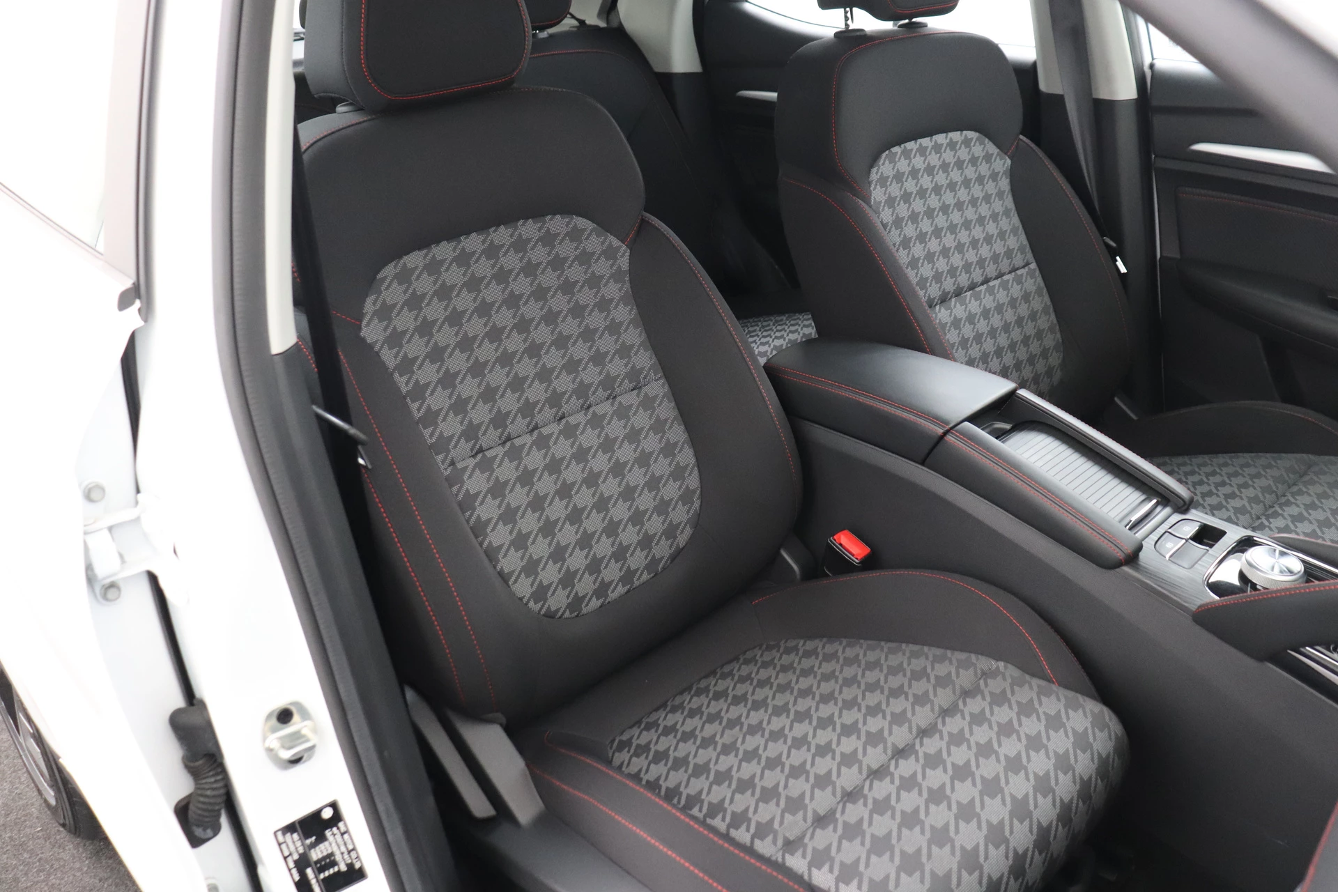 Hoofdafbeelding MG ZS
