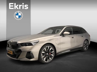 BMW 5 Serie Touring 530e M-Sportpakket pro / Trekhaak / Panoramadak / Travel Pack / Innovation Pack / Park assist / Alu wielen 21 inch