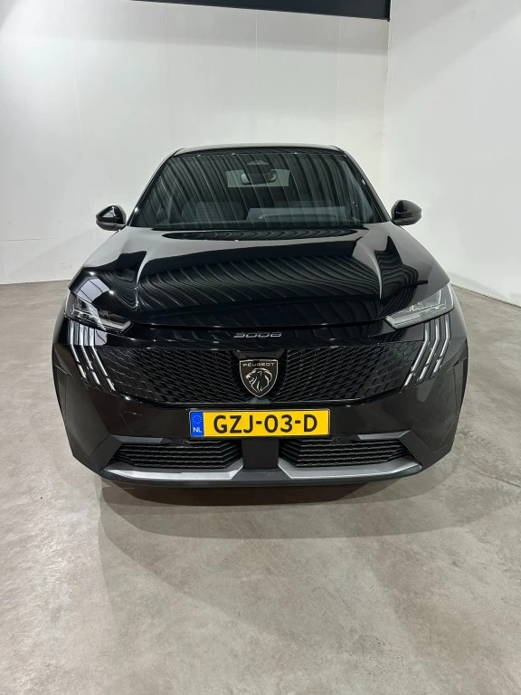 Hoofdafbeelding Peugeot e-3008