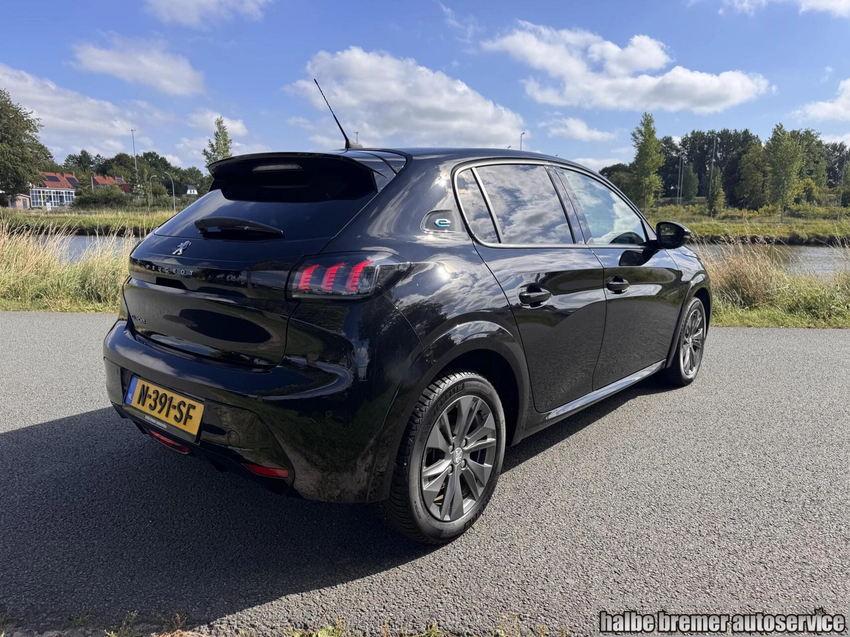 Hoofdafbeelding Peugeot e-208
