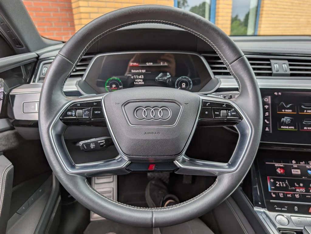 Hoofdafbeelding Audi e-tron