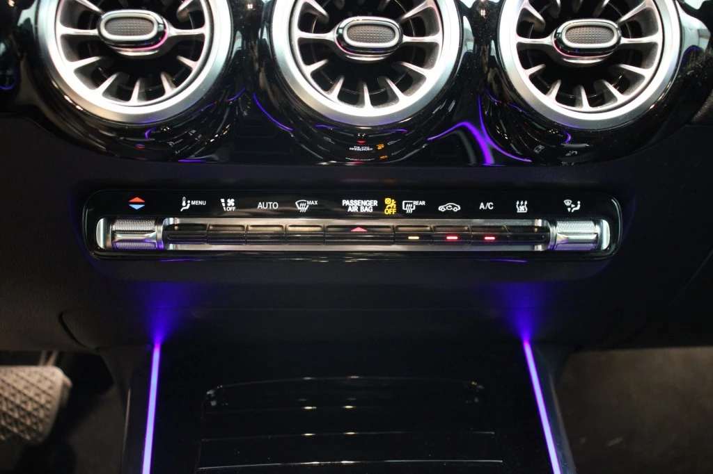 Hoofdafbeelding Mercedes-Benz EQA