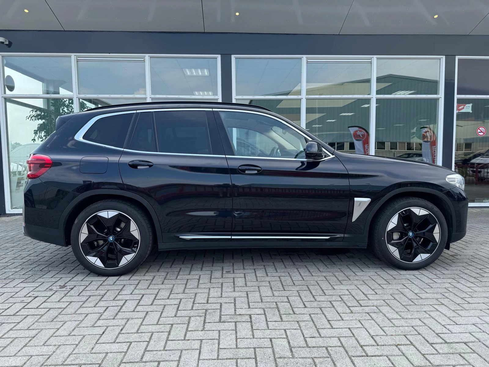 Hoofdafbeelding BMW iX3