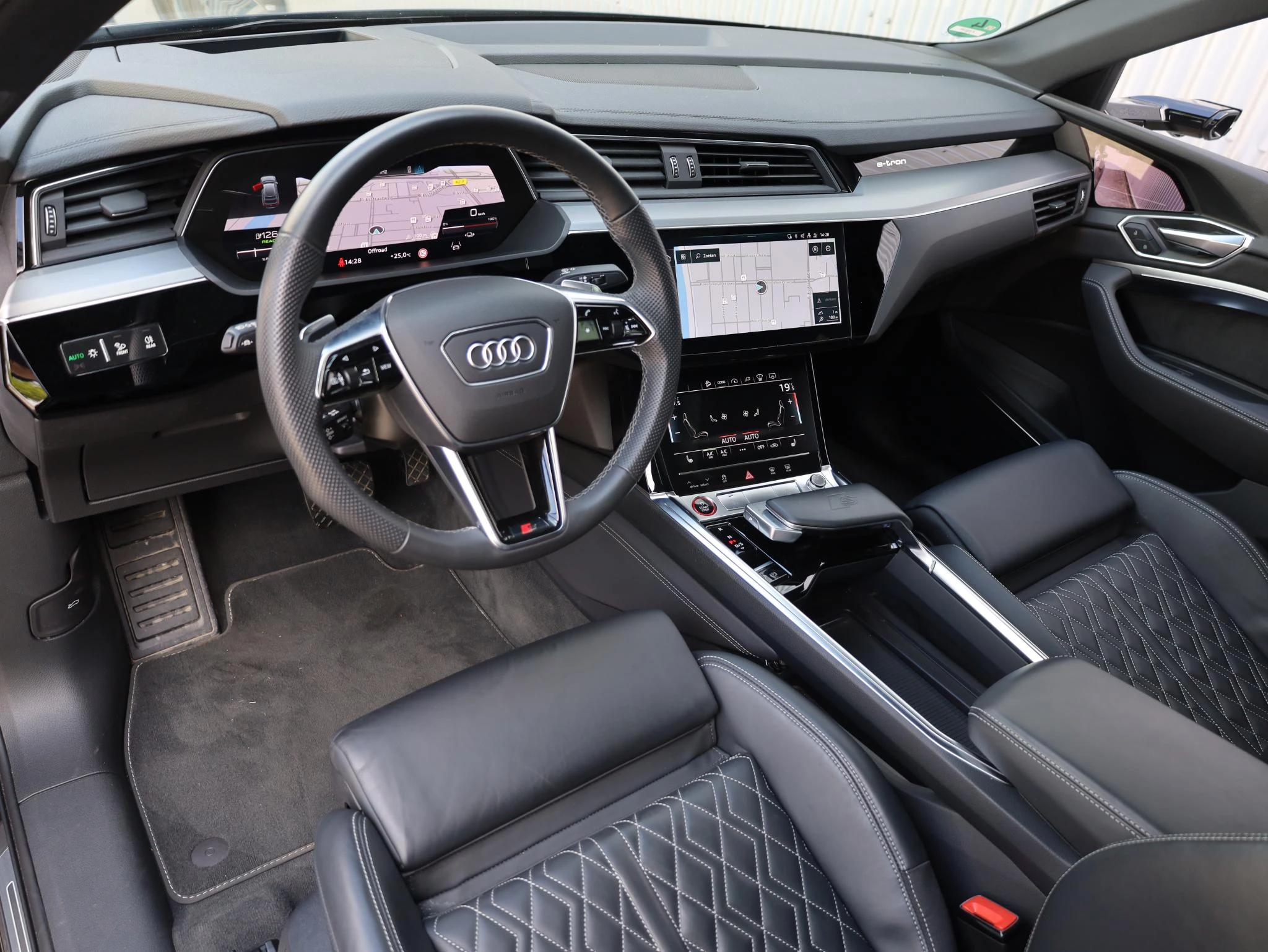 Hoofdafbeelding Audi e-tron