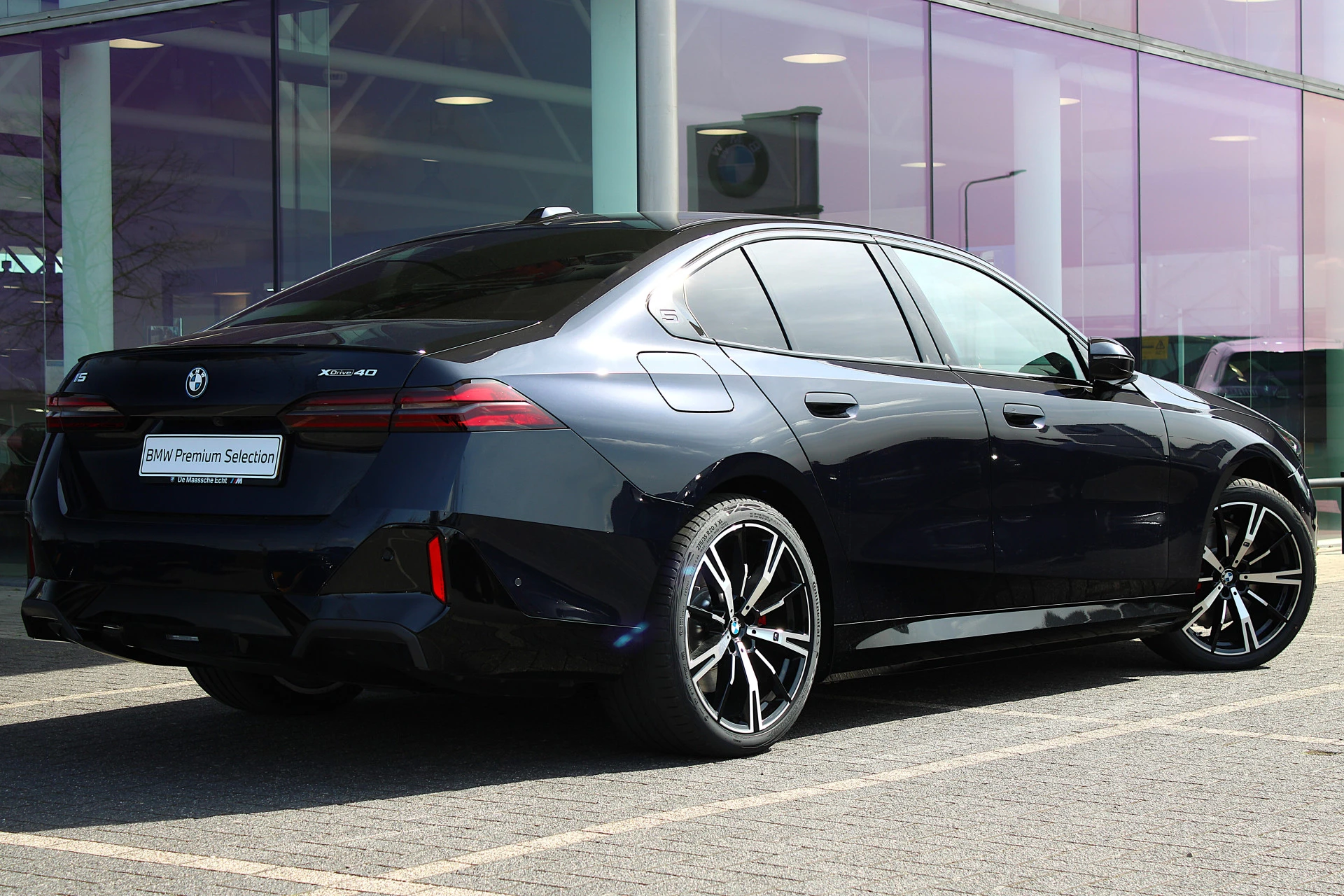 Hoofdafbeelding BMW i5