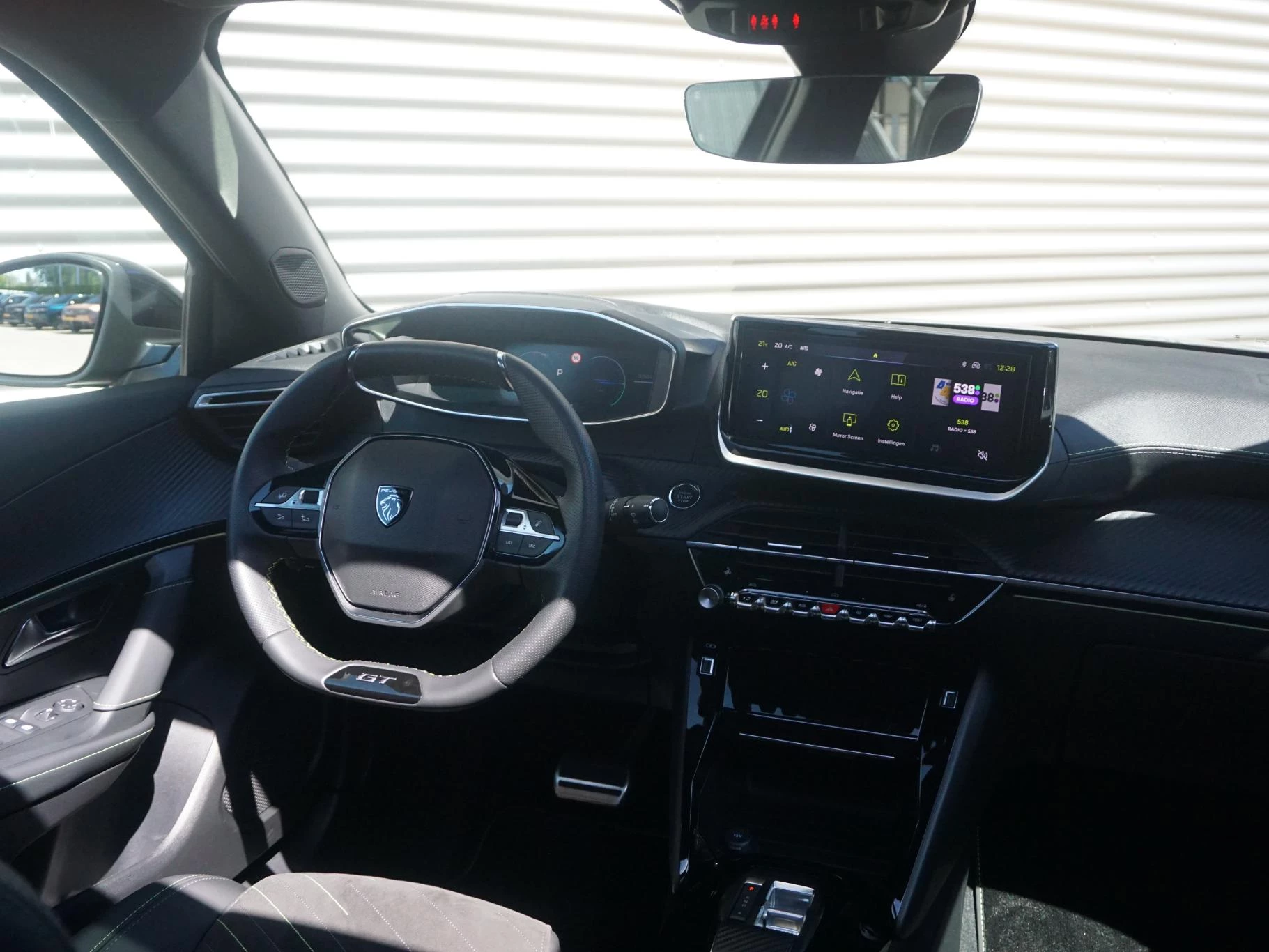 Hoofdafbeelding Peugeot e-2008
