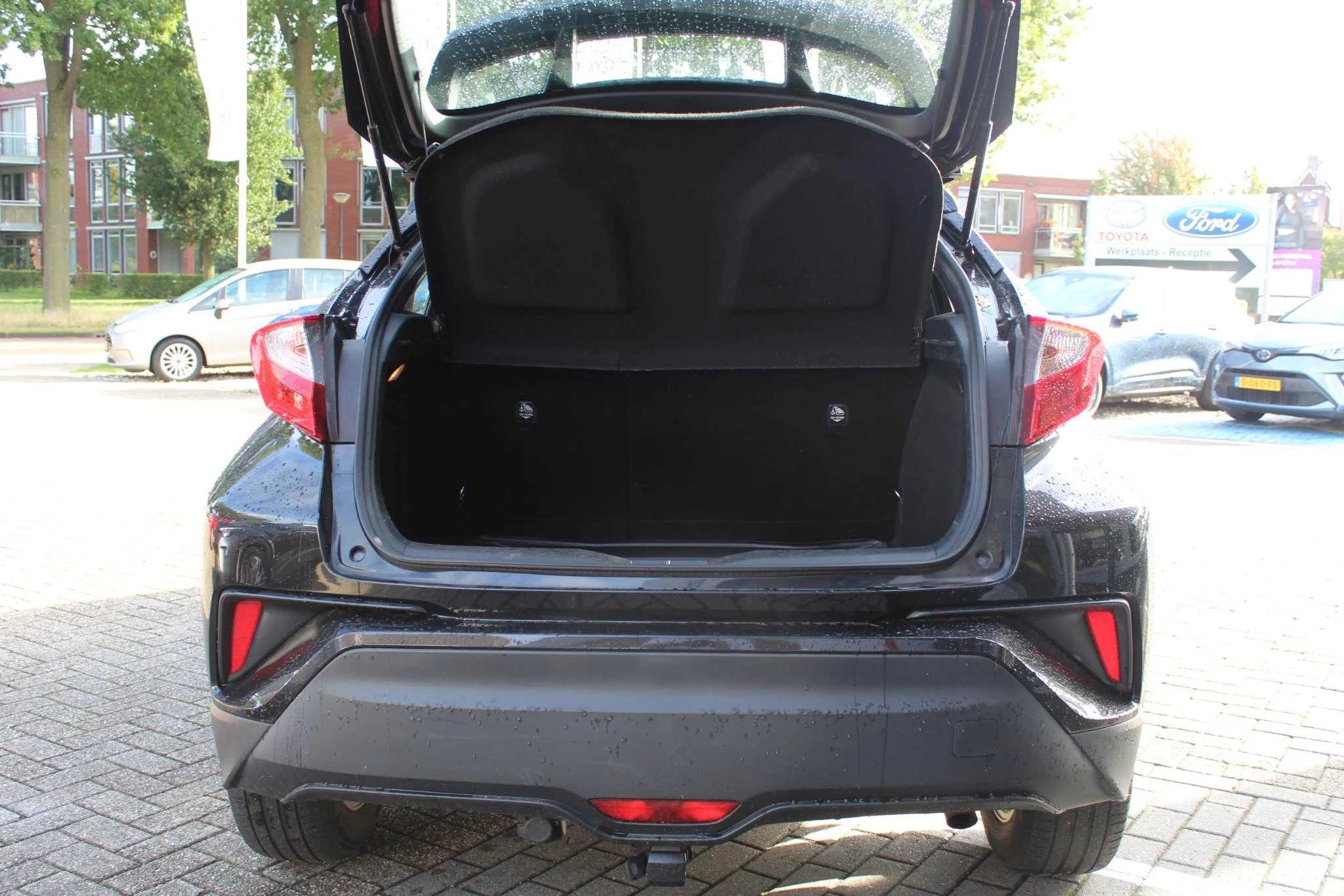 Hoofdafbeelding Toyota C-HR