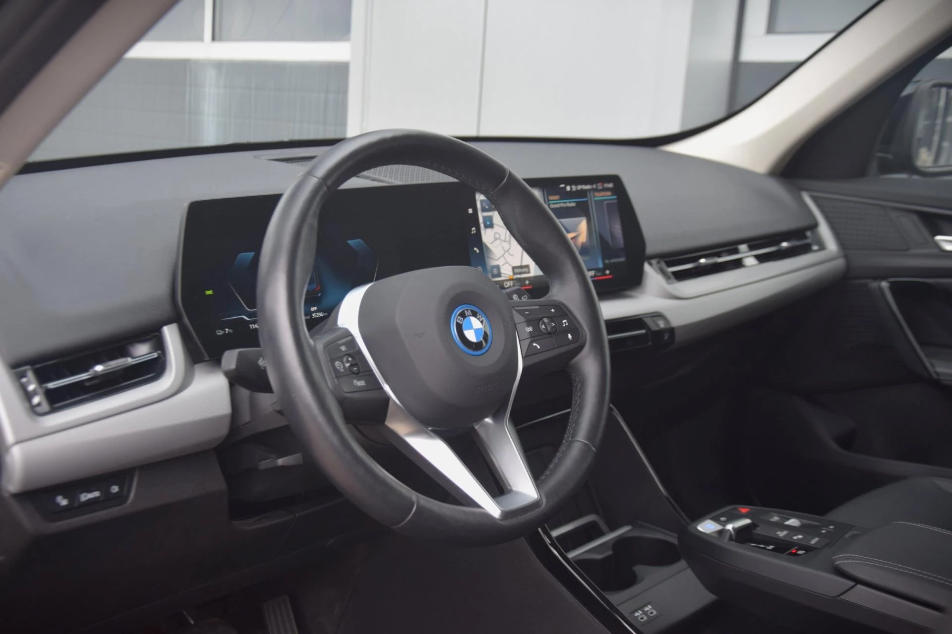 Hoofdafbeelding BMW iX1