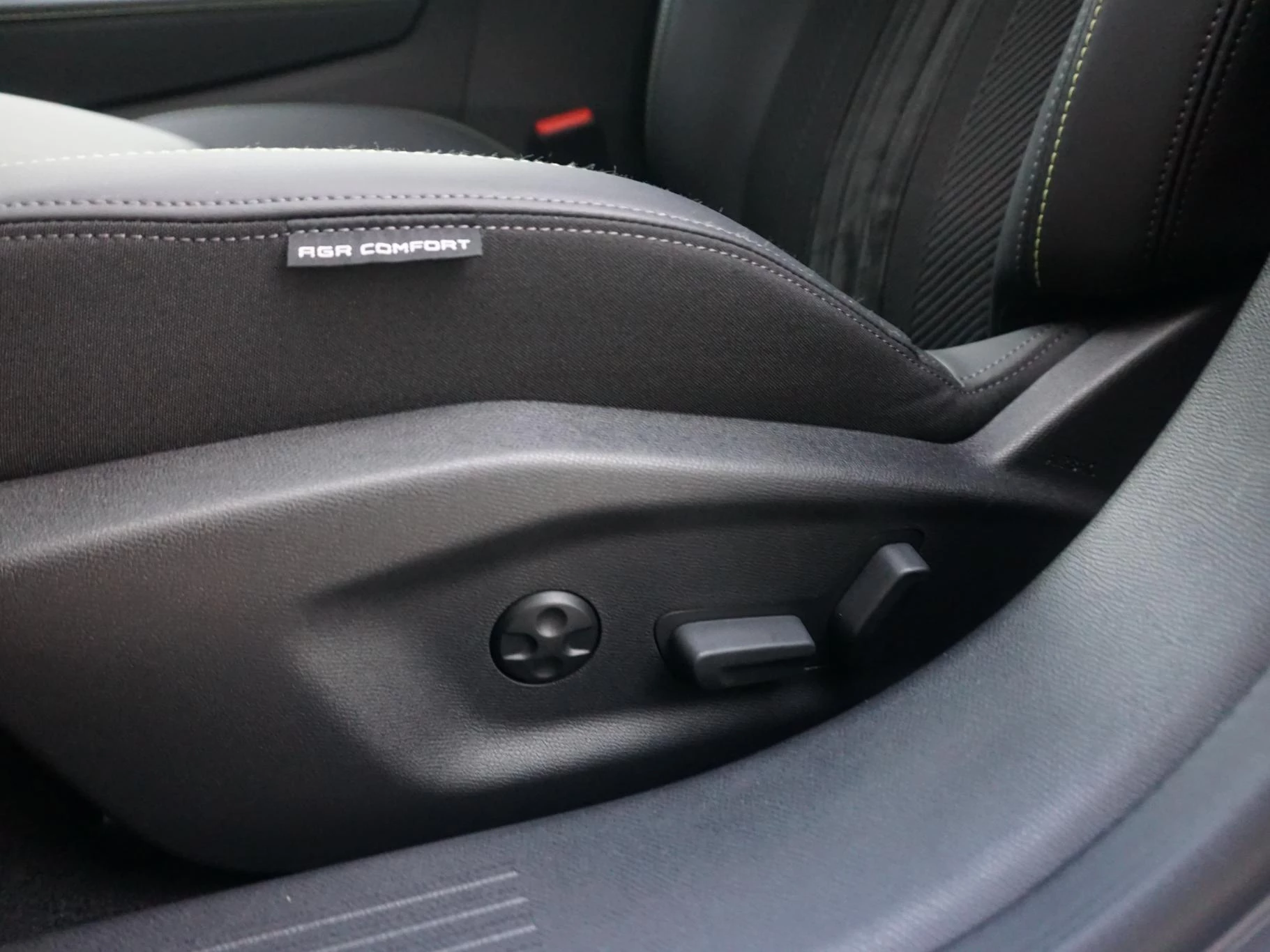 Hoofdafbeelding Peugeot e-308