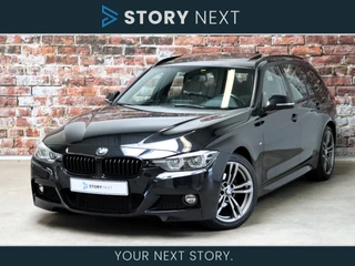 BMW 3 Serie Touring 318i High Executive M Sport Automaat / Navigatiesysteem Professional / Panoramadak / Leder / Audio Media Pack / Stoelverwarming / LED / Shadow Line / 18 Inch / Multifunctioneel Instrumentenpaneel / Achteruitrijcamera